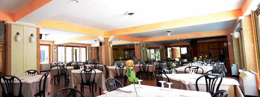 Lh Albergo Il Picchio ペスカッセーロリ エクステリア 写真