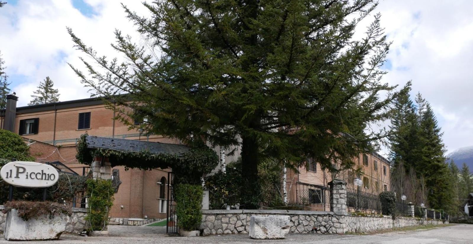 Lh Albergo Il Picchio ペスカッセーロリ エクステリア 写真