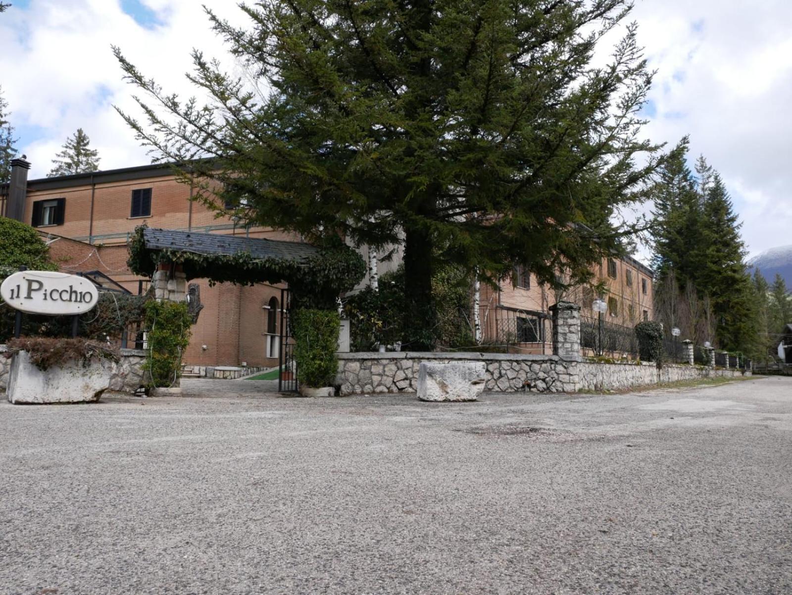 Lh Albergo Il Picchio ペスカッセーロリ エクステリア 写真