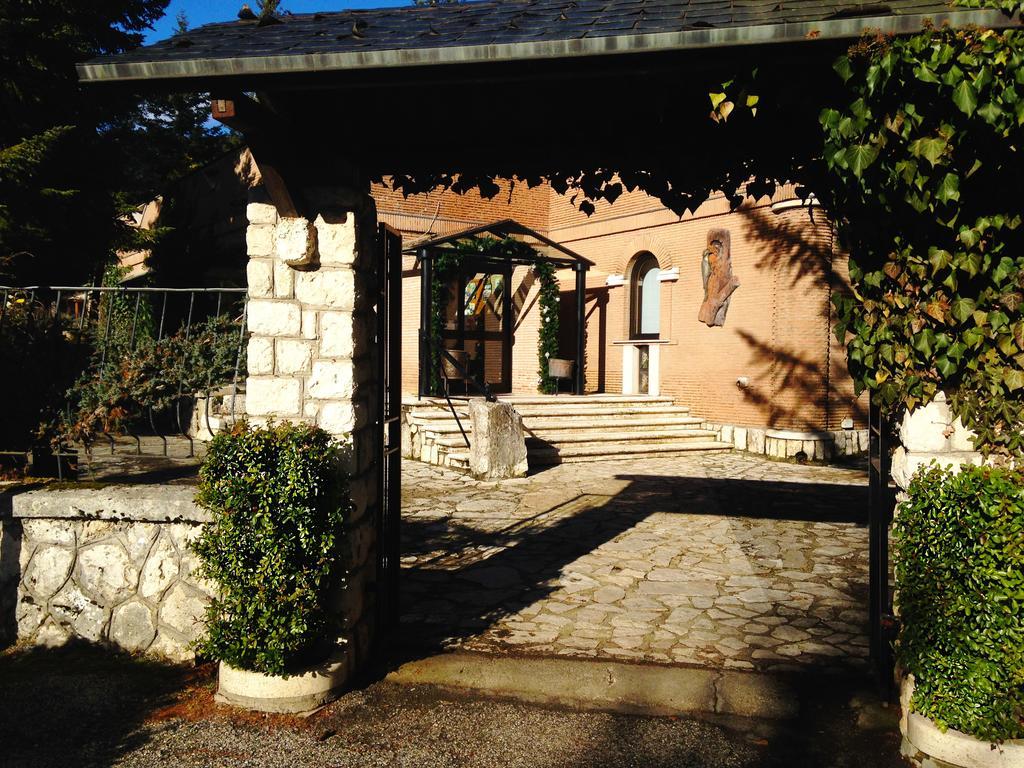 Lh Albergo Il Picchio ペスカッセーロリ エクステリア 写真
