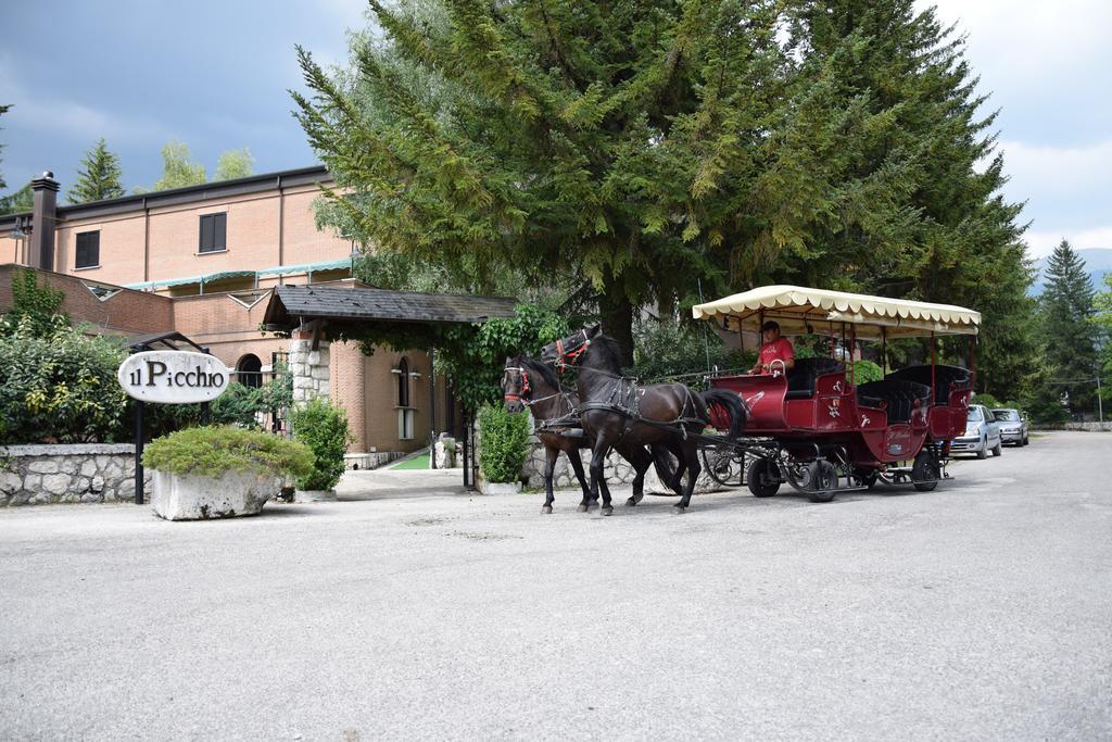 Lh Albergo Il Picchio ペスカッセーロリ エクステリア 写真