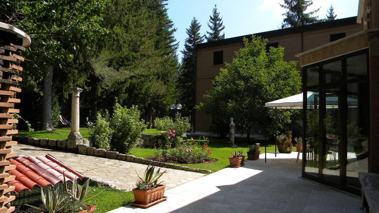 Lh Albergo Il Picchio ペスカッセーロリ エクステリア 写真